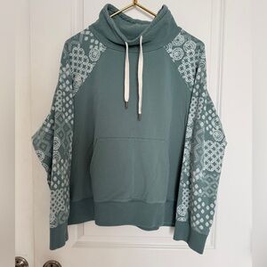 Garnet Hill teal layer-up Pullover with Patchwork print sleeves -XL